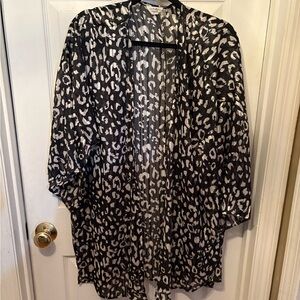 1.4.3.‎ Story by Line Up Monochrome Patterned Kimono